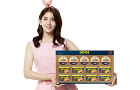CJ제일제당 스팸연어세트 모델 전소미