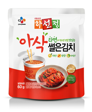 하선정 라면과 먹으면 정말 맛있는 아삭 썰은 김치 제품